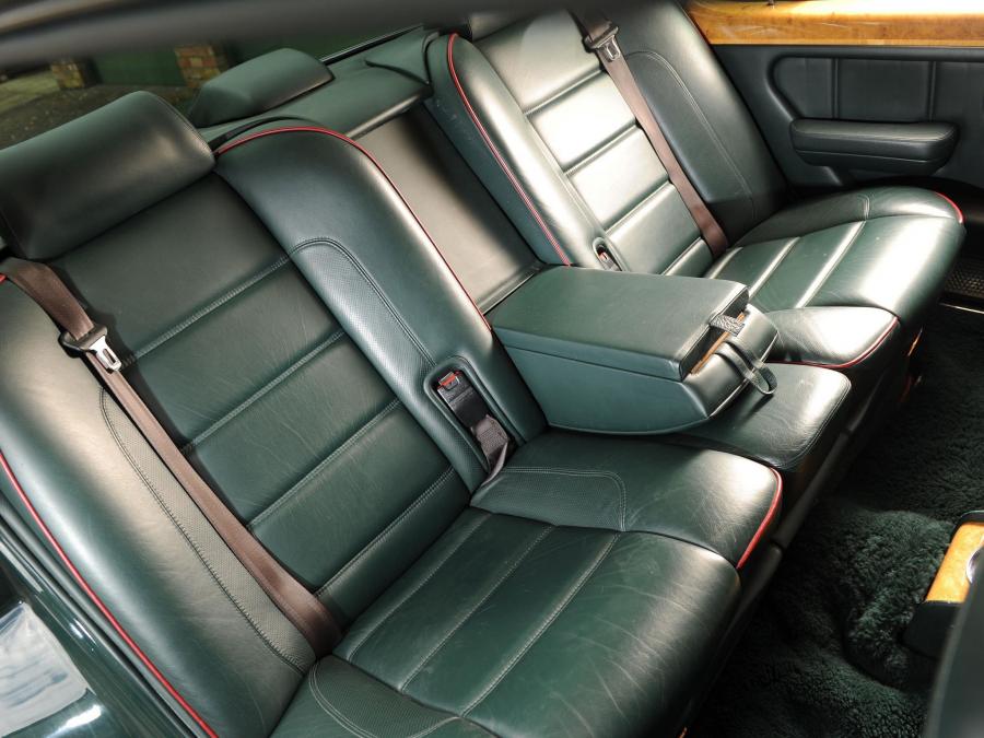 Интерьер Bentley Turbo RT Mulliner 1997 года  (фото 5 из 6)